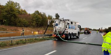 Dežurne službe Odvodnje Rovinj-Rovigno d.o.o. ispumpavale vodu na Istarskom ipsilonu
